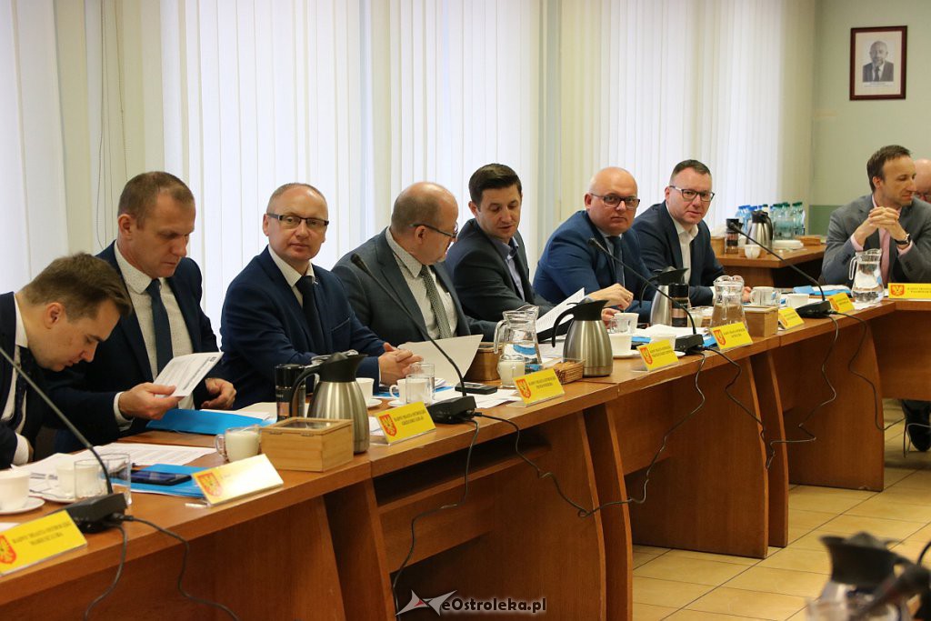 XVIII sesja Rady Miasta Ostrołęki [24.10.2019] - zdjęcie #18 - eOstroleka.pl