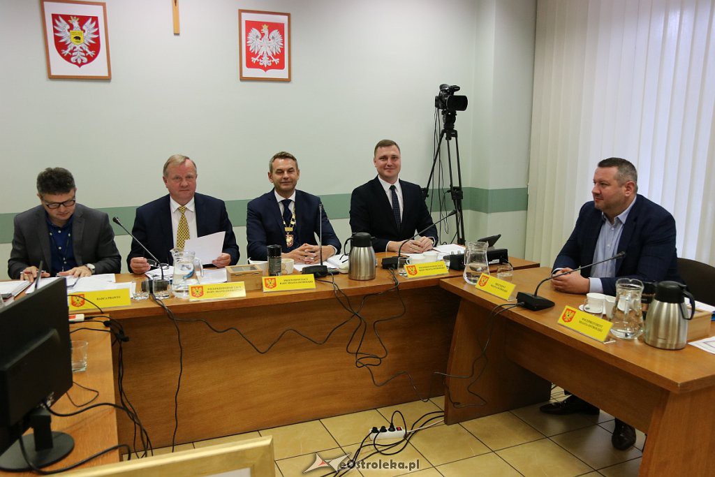 XVIII sesja Rady Miasta Ostrołęki [24.10.2019] - zdjęcie #21 - eOstroleka.pl