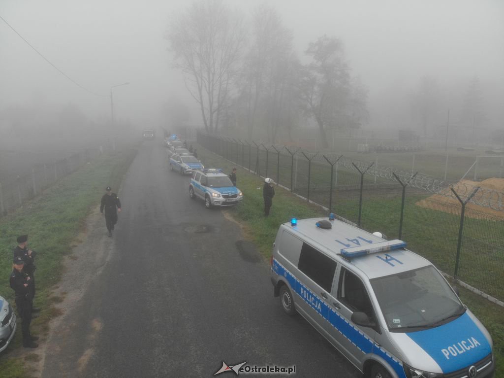 Napad na jednostkę wojskową w Ogrodzienicach [ZDJĘCIA] - zdjęcie #2 - eOstroleka.pl