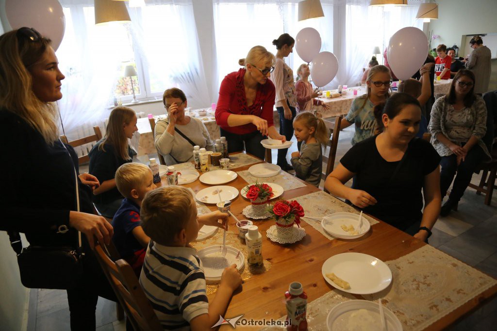 Dzieci - dzieciom. Uczymy się lepić pierogi [26.10.2019] - zdjęcie #5 - eOstroleka.pl