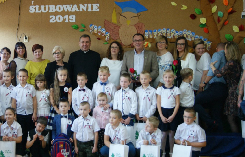 Pierwszoklasiści z ZPO w Dylewie pasowani na ucznia [29.10.2019] - zdjęcie #9 - eOstroleka.pl