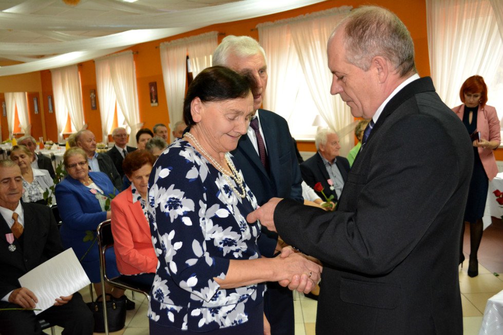 Złoci jubilaci z gminy Łyse z medalami [30.10.2019] - zdjęcie #129 - eOstroleka.pl