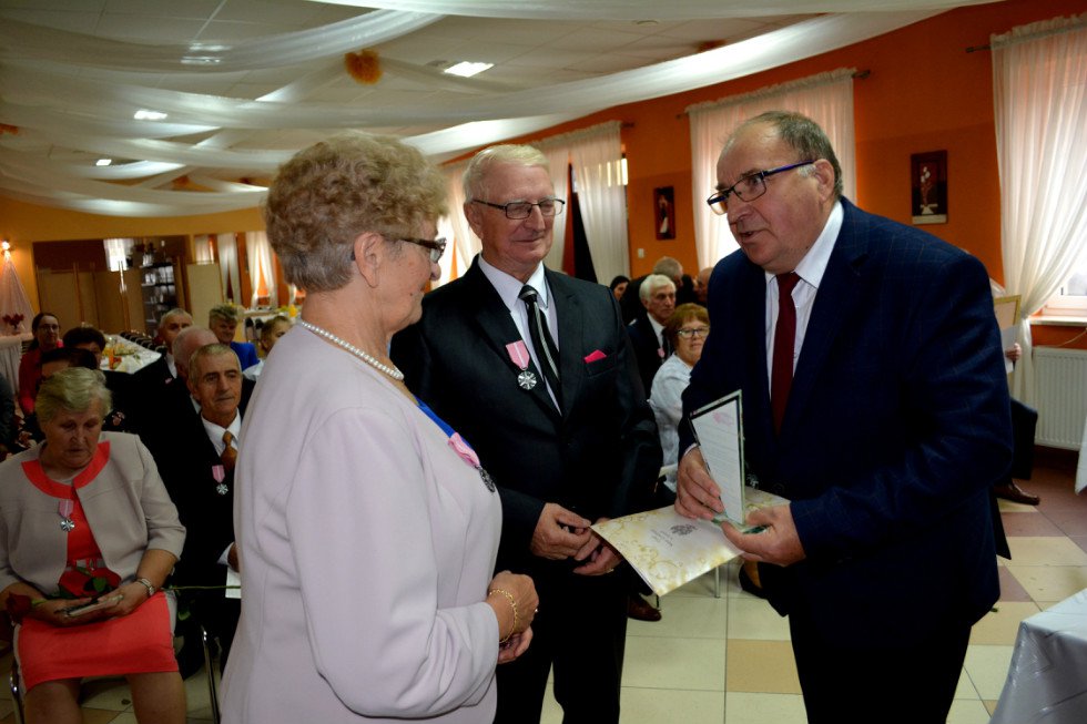 Złoci jubilaci z gminy Łyse z medalami [30.10.2019] - zdjęcie #111 - eOstroleka.pl