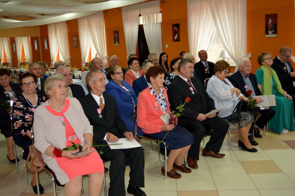 Złoci jubilaci z gminy Łyse z medalami [30.10.2019] - zdjęcie #108 - eOstroleka.pl
