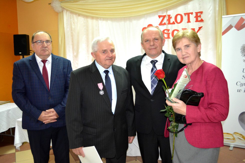 Złoci jubilaci z gminy Łyse z medalami [30.10.2019] - zdjęcie #90 - eOstroleka.pl