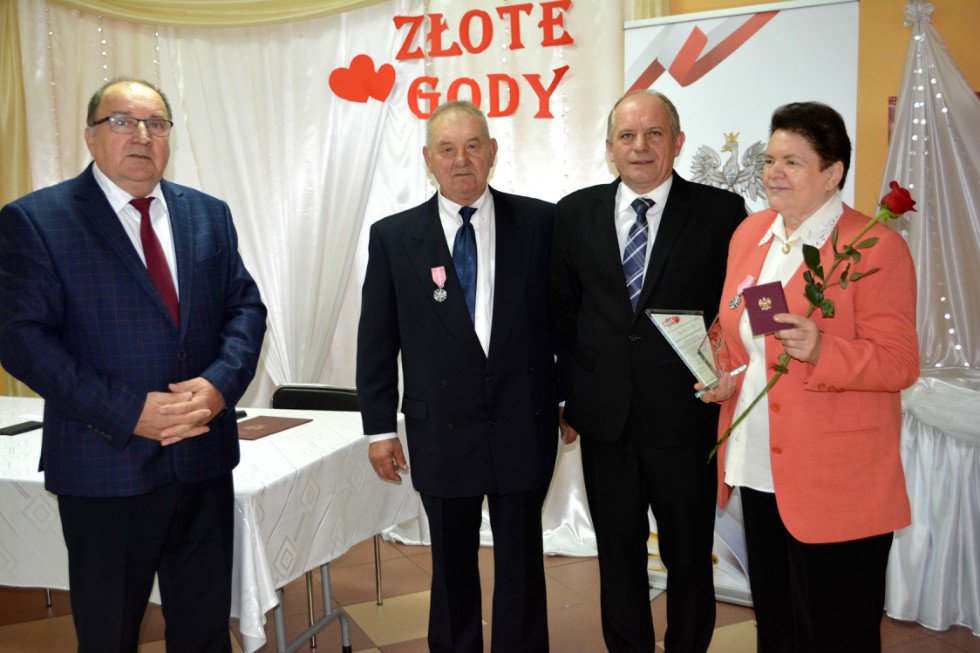 Złoci jubilaci z gminy Łyse z medalami [30.10.2019] - zdjęcie #94 - eOstroleka.pl