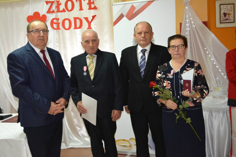 Złoci jubilaci z gminy Łyse z medalami [30.10.2019] - zdjęcie #98 - eOstroleka.pl