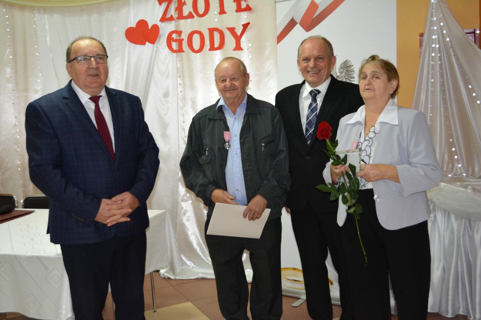 Złoci jubilaci z gminy Łyse z medalami [30.10.2019] - zdjęcie #102 - eOstroleka.pl