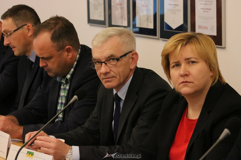 XII sesja Rady Powiatu w Ostrołęce [30.10.2019] - zdjęcie #15 - eOstroleka.pl