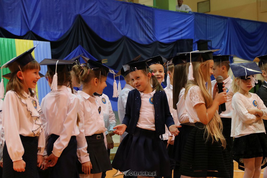 Pasowanie na ucznia w Szkole Podstawowej nr 5 im. Zofii Niedziałkowskiej [30.10.2019] - zdjęcie #110 - eOstroleka.pl