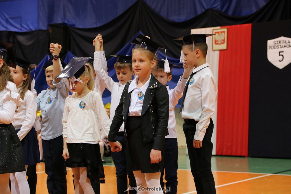 Pasowanie na ucznia w Szkole Podstawowej nr 5 im. Zofii Niedziałkowskiej [30.10.2019] - zdjęcie #316 - eOstroleka.pl
