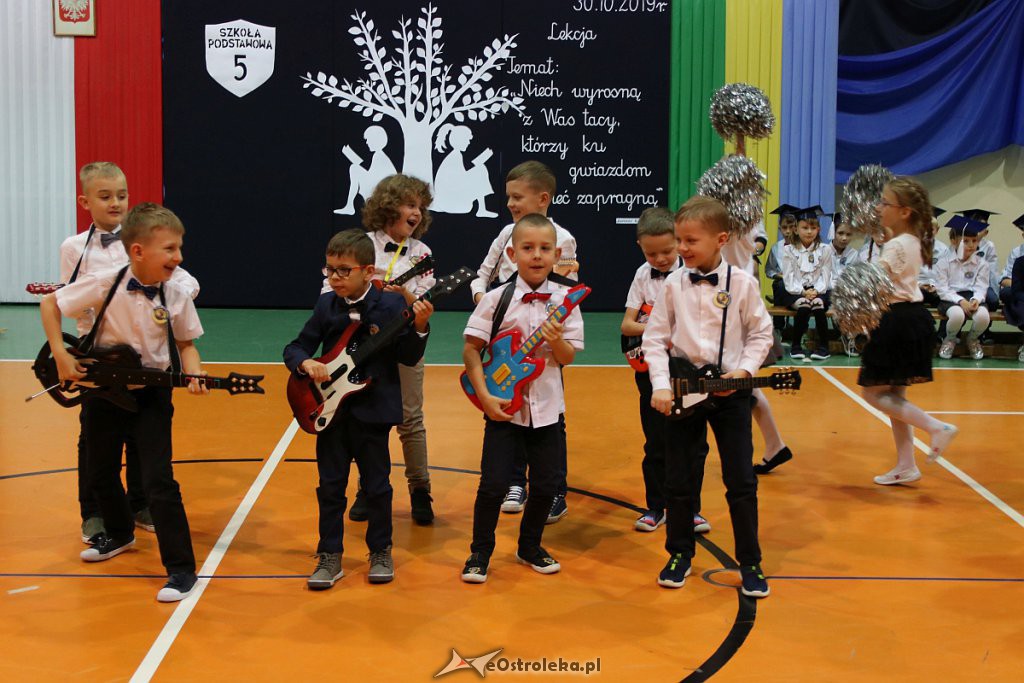 Pasowanie na ucznia w Szkole Podstawowej nr 5 im. Zofii Niedziałkowskiej [30.10.2019] - zdjęcie #288 - eOstroleka.pl