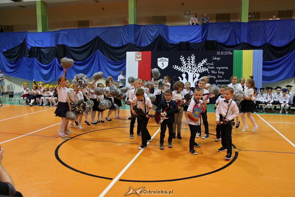 Pasowanie na ucznia w Szkole Podstawowej nr 5 im. Zofii Niedziałkowskiej [30.10.2019] - zdjęcie #281 - eOstroleka.pl