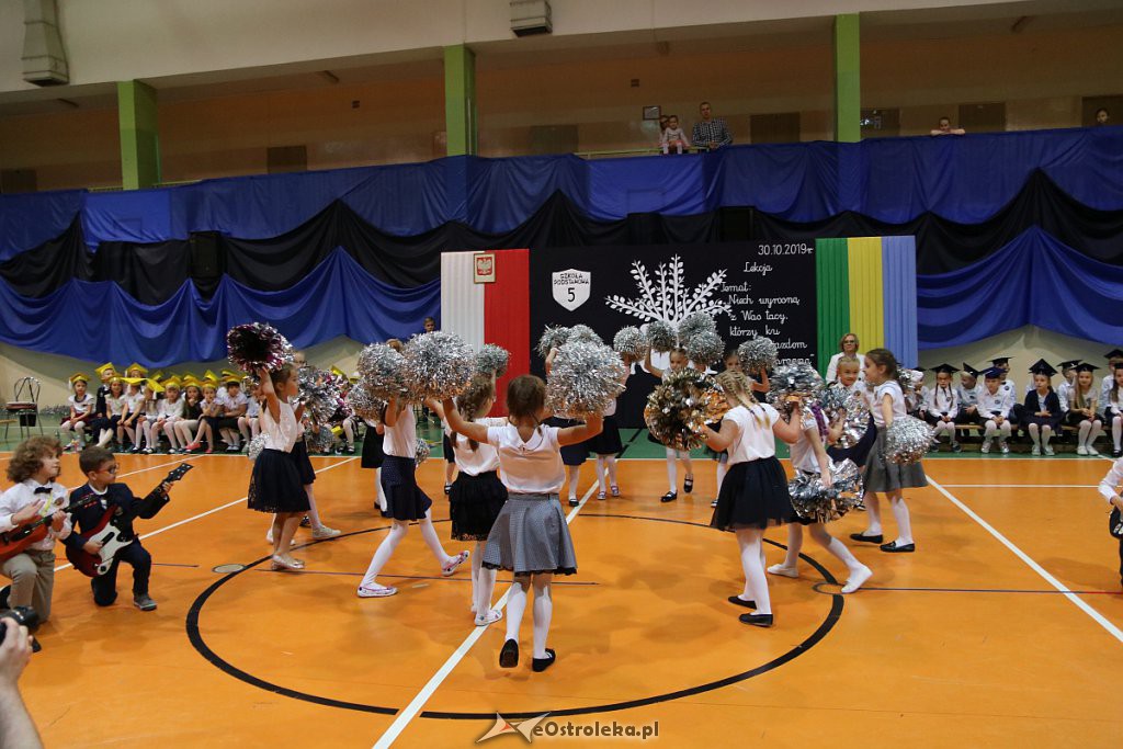 Pasowanie na ucznia w Szkole Podstawowej nr 5 im. Zofii Niedziałkowskiej [30.10.2019] - zdjęcie #267 - eOstroleka.pl