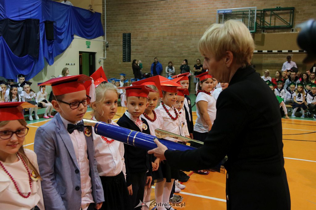 Pasowanie na ucznia w Szkole Podstawowej nr 5 im. Zofii Niedziałkowskiej [30.10.2019] - zdjęcie #147 - eOstroleka.pl