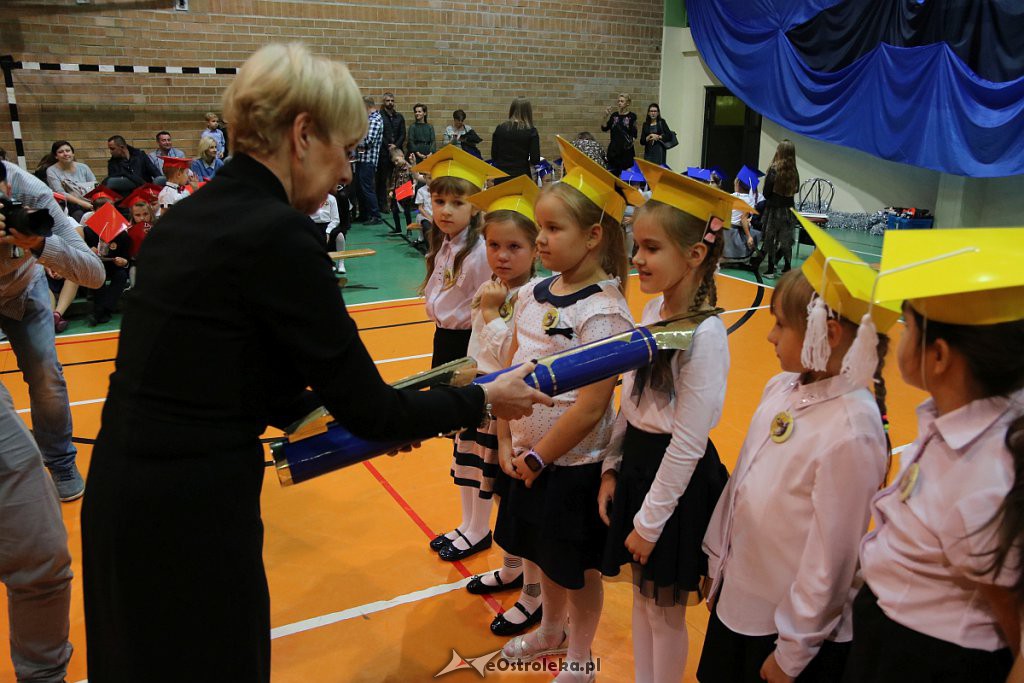 Pasowanie na ucznia w Szkole Podstawowej nr 5 im. Zofii Niedziałkowskiej [30.10.2019] - zdjęcie #105 - eOstroleka.pl