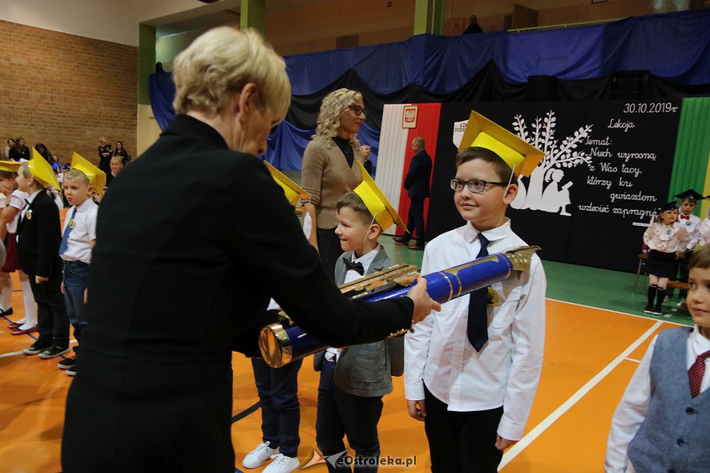Pasowanie na ucznia w Szkole Podstawowej nr 5 im. Zofii Niedziałkowskiej [30.10.2019] - zdjęcie #89 - eOstroleka.pl
