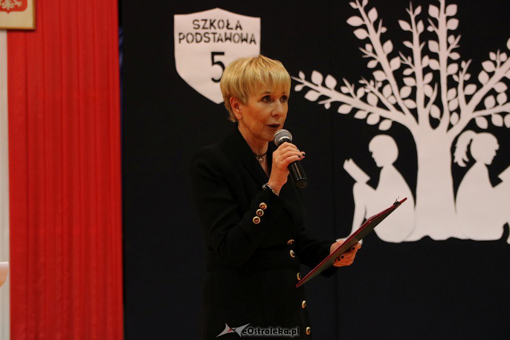 Pasowanie na ucznia w Szkole Podstawowej nr 5 im. Zofii Niedziałkowskiej [30.10.2019] - zdjęcie #2 - eOstroleka.pl