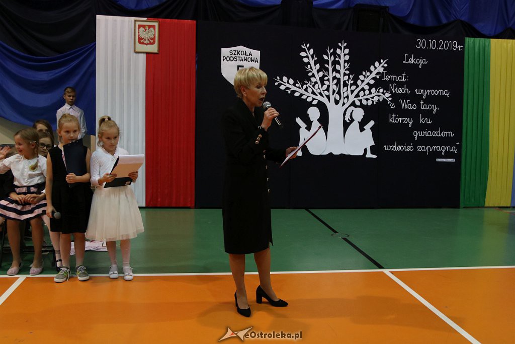 Pasowanie na ucznia w Szkole Podstawowej nr 5 im. Zofii Niedziałkowskiej [30.10.2019] - zdjęcie #1 - eOstroleka.pl