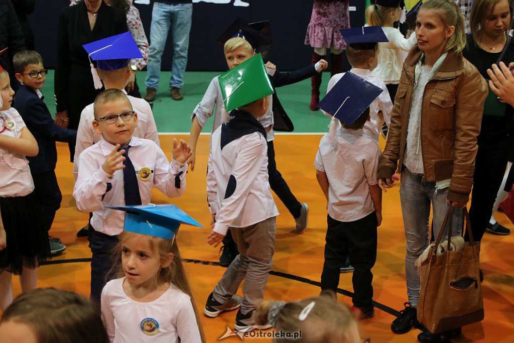 Pasowanie na ucznia w Szkole Podstawowej nr 5 im. Zofii Niedziałkowskiej [30.10.2019] - zdjęcie #43 - eOstroleka.pl