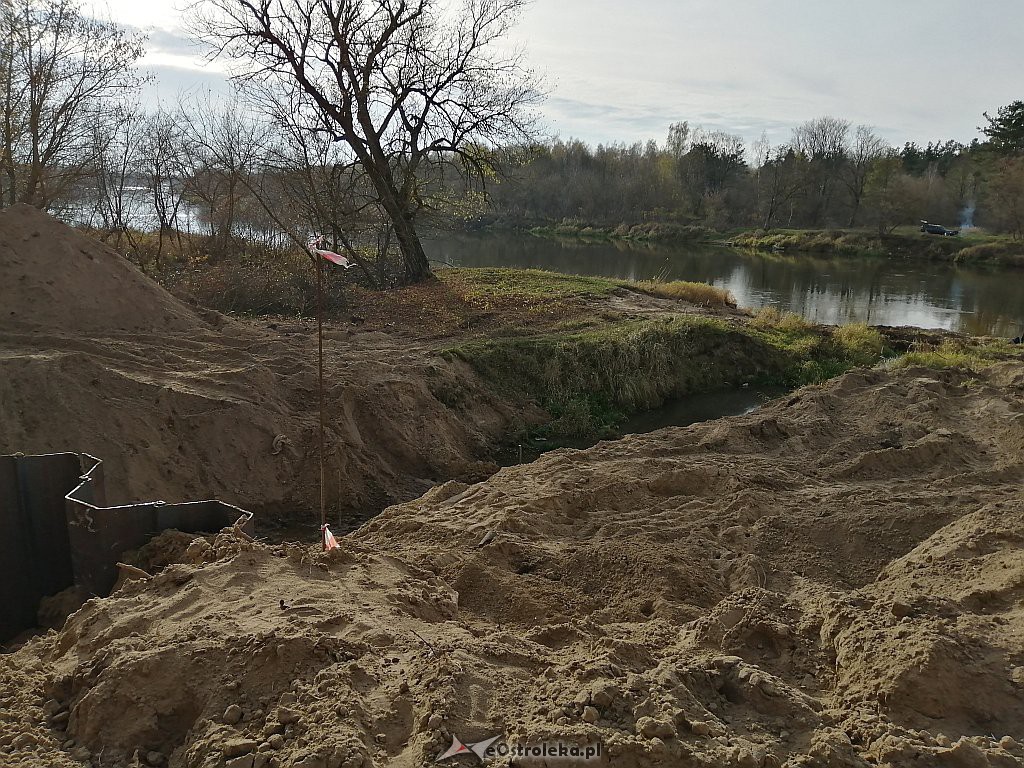 Naprawa wału w Ostrołęce [03.11.2019] - zdjęcie #2 - eOstroleka.pl