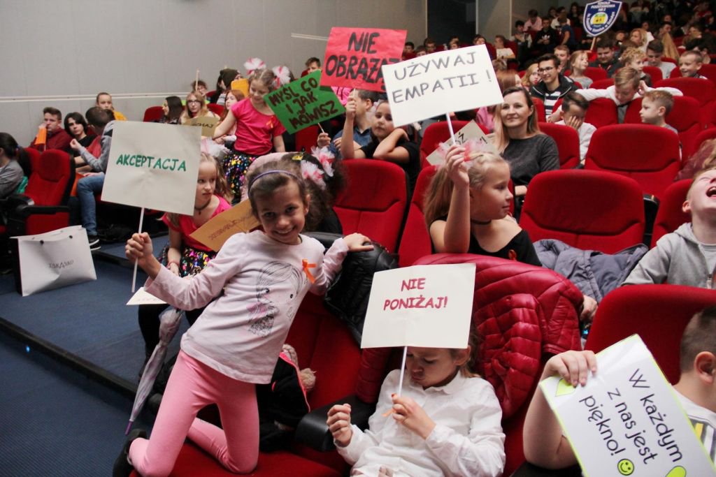 Ruszyła Kampania 19 dni przeciwko przemocy i krzywdzeniu dzieci i młodzieży [04.11.2019] - zdjęcie #9 - eOstroleka.pl