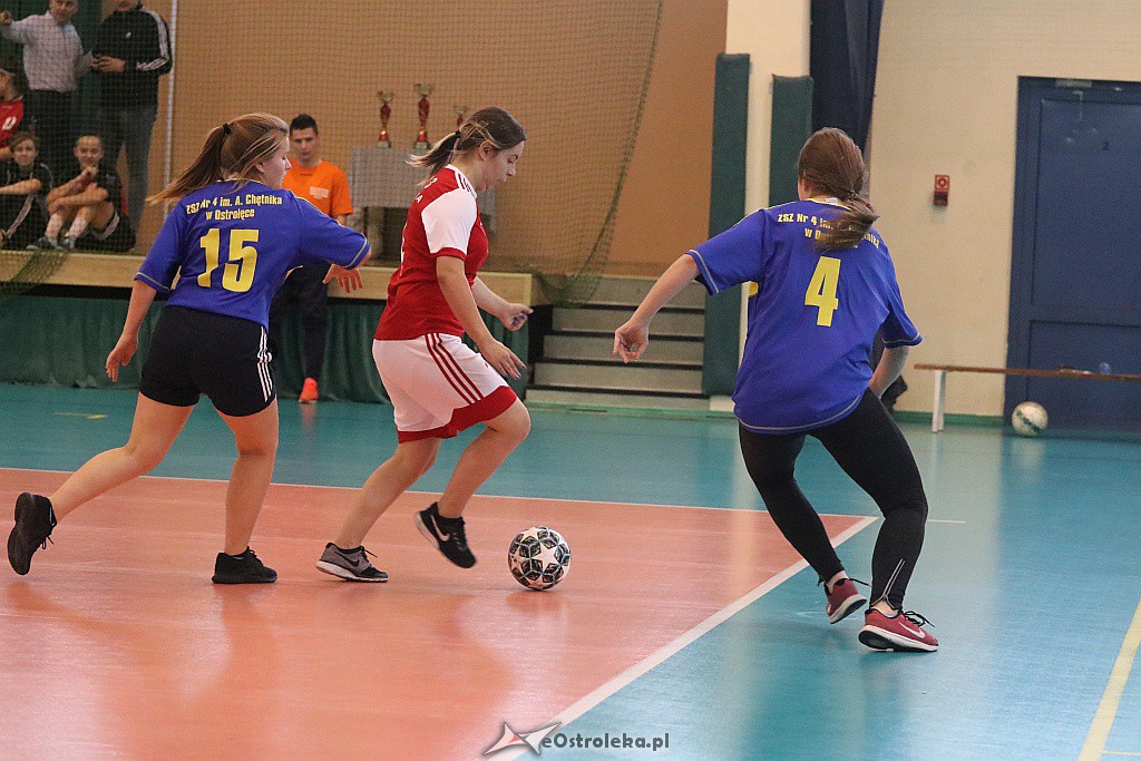 Mistrzostwa Ostrołęki szkół średnich w piłce nożnej kobiet [07.11.2019] - zdjęcie #1 - eOstroleka.pl