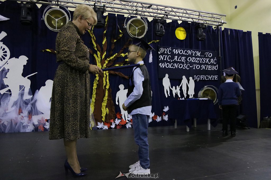 Pasowanie na ucznia w SP nr 6 [07.11.2019] - zdjęcie #5 - eOstroleka.pl