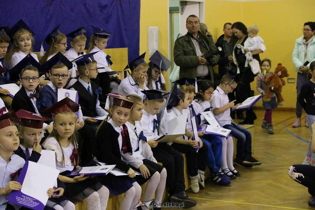 Pasowanie na ucznia w SP nr 6 [07.11.2019] - zdjęcie #32 - eOstroleka.pl
