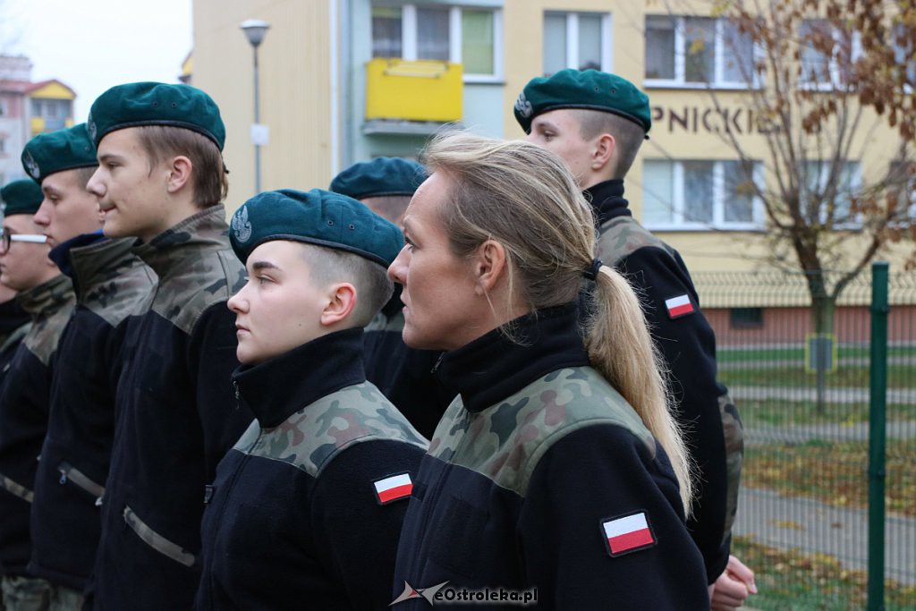Pokaz musztry paradnej w adeptów z 2. SLO w Ostrołęce [08.11.2019] - zdjęcie #26 - eOstroleka.pl
