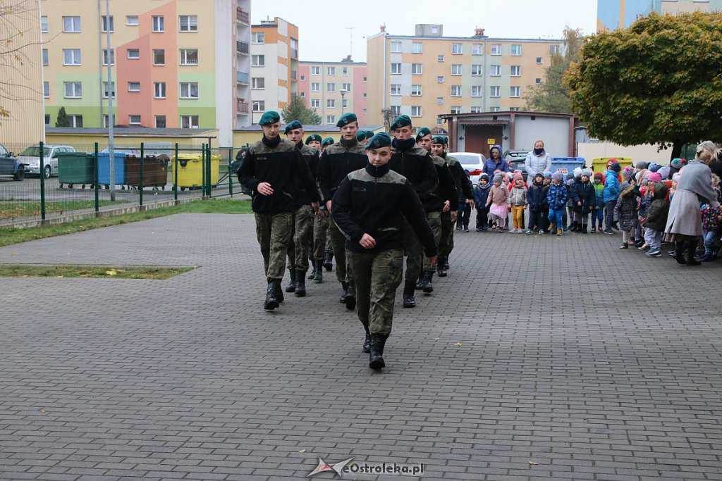 Pokaz musztry paradnej w adeptów z 2. SLO w Ostrołęce [08.11.2019] - zdjęcie #81 - eOstroleka.pl