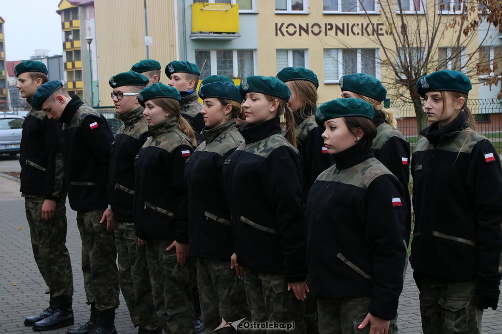 Pokaz musztry paradnej w adeptów z 2. SLO w Ostrołęce [08.11.2019] - zdjęcie #93 - eOstroleka.pl