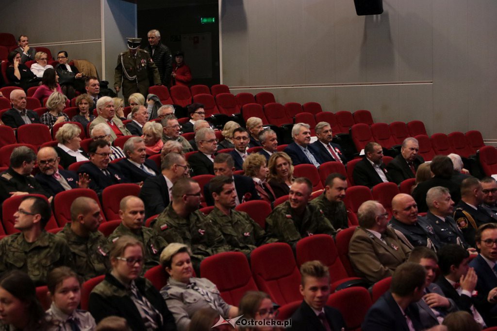 Uroczysta sesja Rady Miasta Ostrołęki z okazji Święta Niepodległości [11.11.2019] - zdjęcie #176 - eOstroleka.pl
