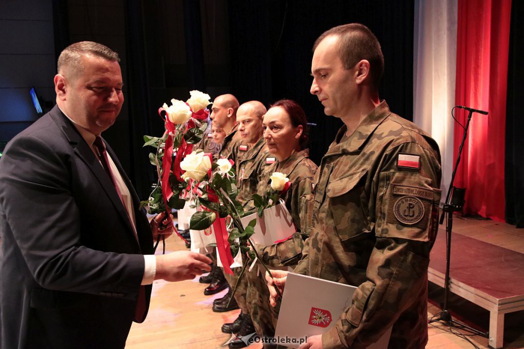 Uroczysta sesja Rady Miasta Ostrołęki z okazji Święta Niepodległości [11.11.2019] - zdjęcie #60 - eOstroleka.pl