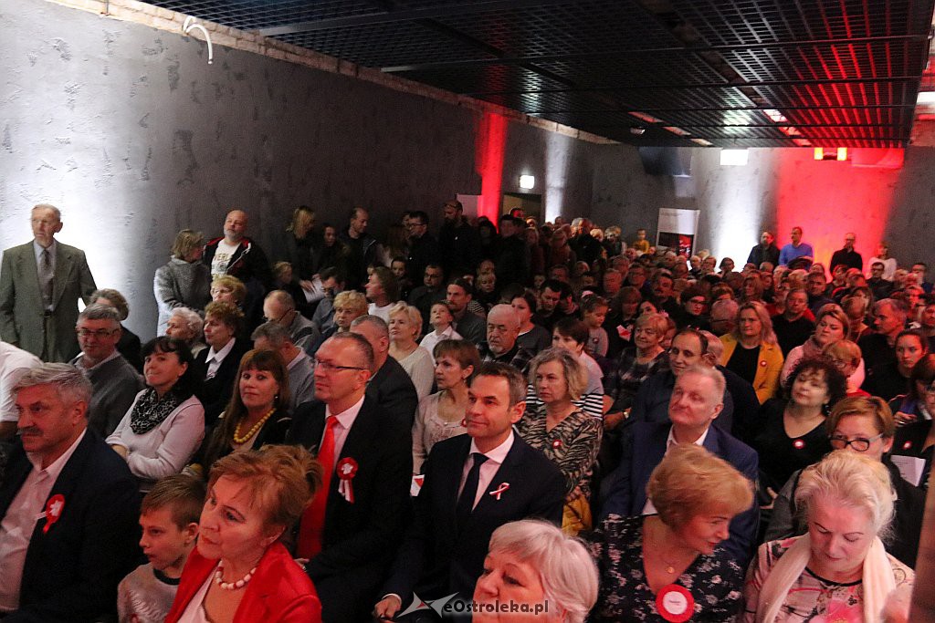 Patriotyczne śpiewanie w Muzeum Żołnierzy Wyklętych [11.11.2019] - zdjęcie #3 - eOstroleka.pl