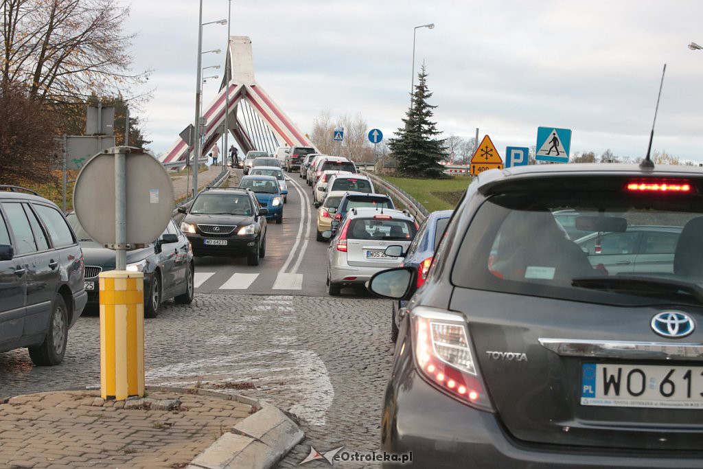 Wypadek na Stacha Konwy [14.11.2019] - zdjęcie #25 - eOstroleka.pl