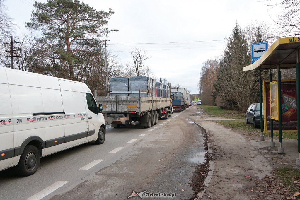 Wypadek na Stacha Konwy [14.11.2019] - zdjęcie #24 - eOstroleka.pl