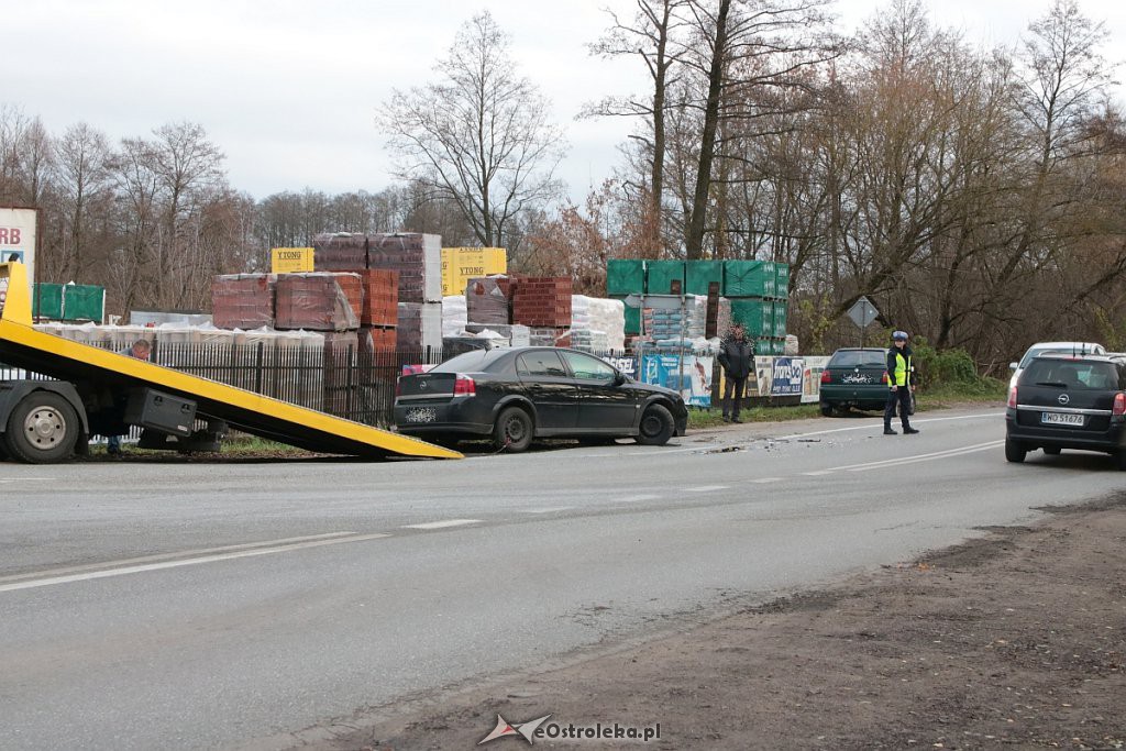 Wypadek na Stacha Konwy [14.11.2019] - zdjęcie #23 - eOstroleka.pl