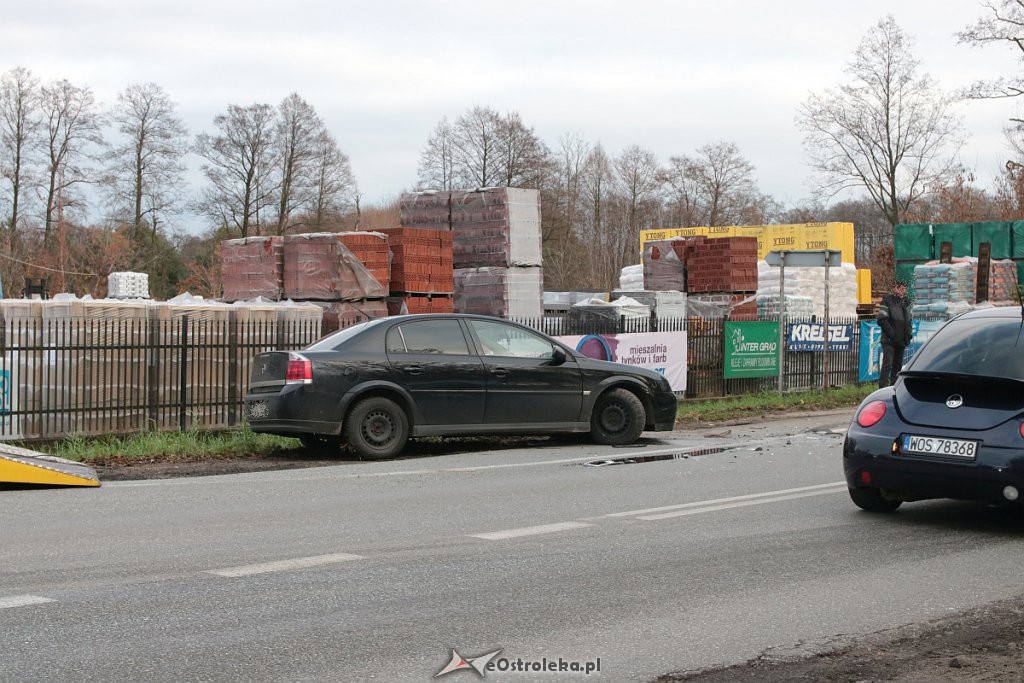 Wypadek na Stacha Konwy [14.11.2019] - zdjęcie #20 - eOstroleka.pl