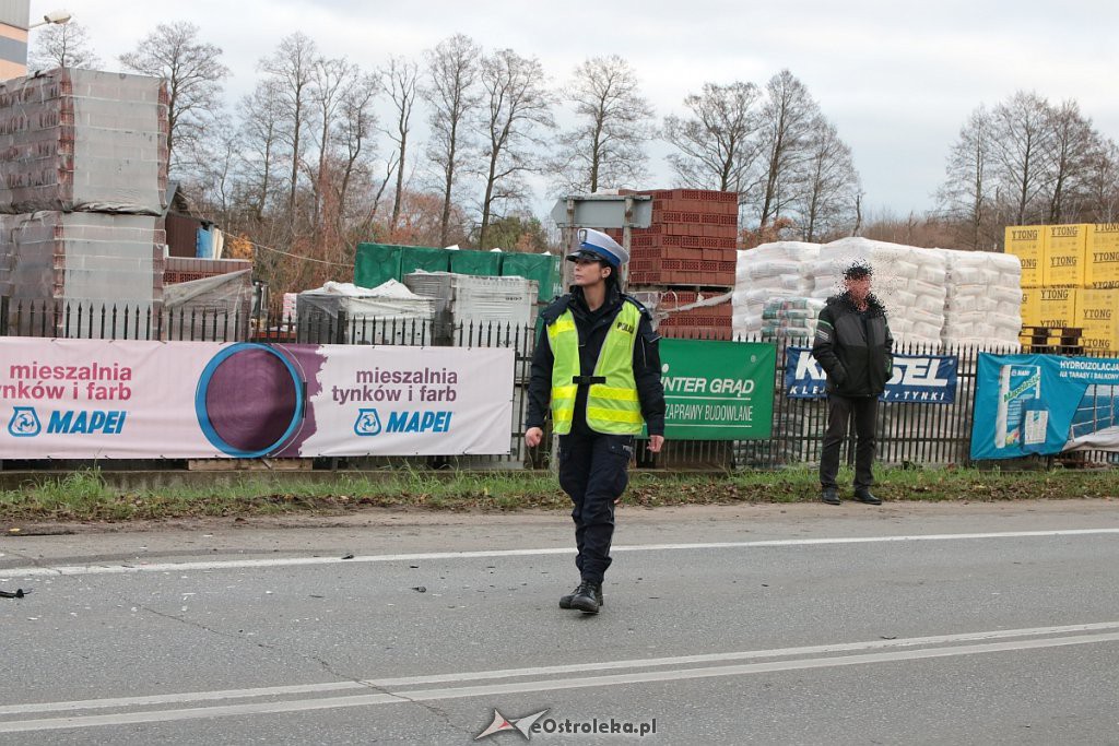 Wypadek na Stacha Konwy [14.11.2019] - zdjęcie #18 - eOstroleka.pl