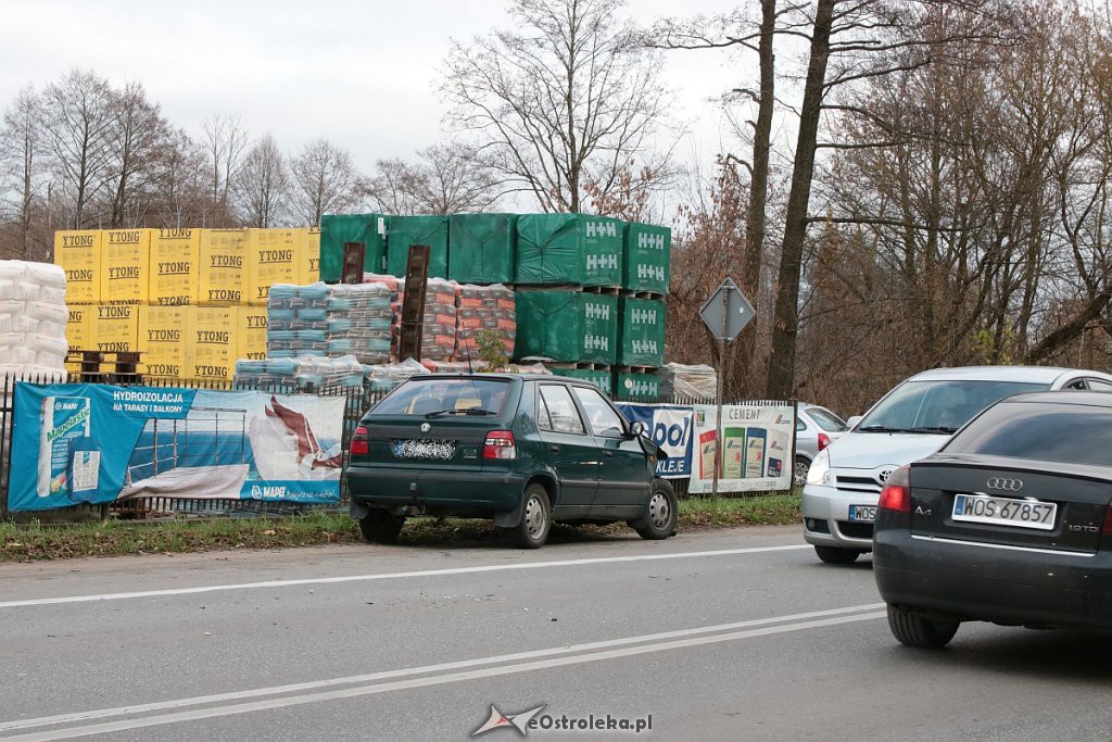 Wypadek na Stacha Konwy [14.11.2019] - zdjęcie #17 - eOstroleka.pl
