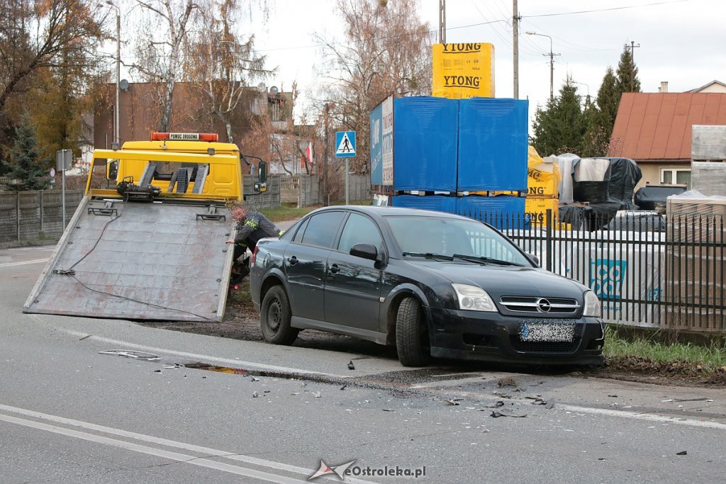 Wypadek na Stacha Konwy [14.11.2019] - zdjęcie #15 - eOstroleka.pl