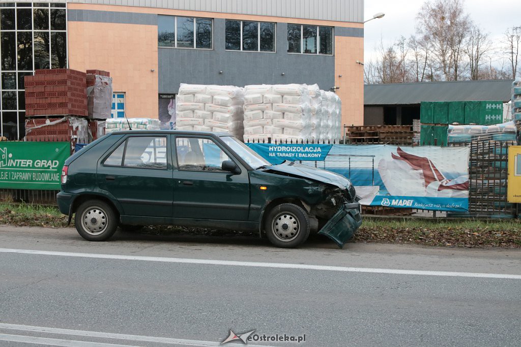 Wypadek na Stacha Konwy [14.11.2019] - zdjęcie #13 - eOstroleka.pl