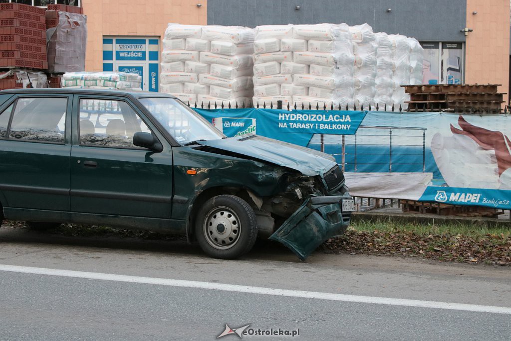 Wypadek na Stacha Konwy [14.11.2019] - zdjęcie #9 - eOstroleka.pl