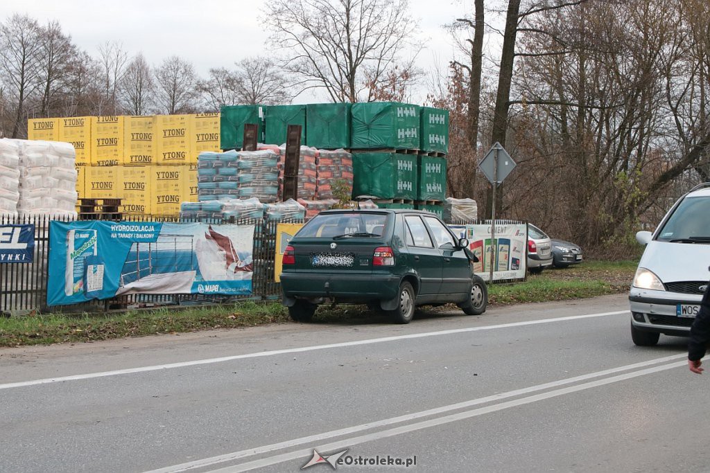 Wypadek na Stacha Konwy [14.11.2019] - zdjęcie #6 - eOstroleka.pl