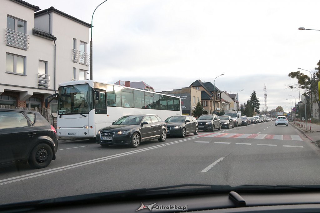 Wypadek na Stacha Konwy [14.11.2019] - zdjęcie #3 - eOstroleka.pl