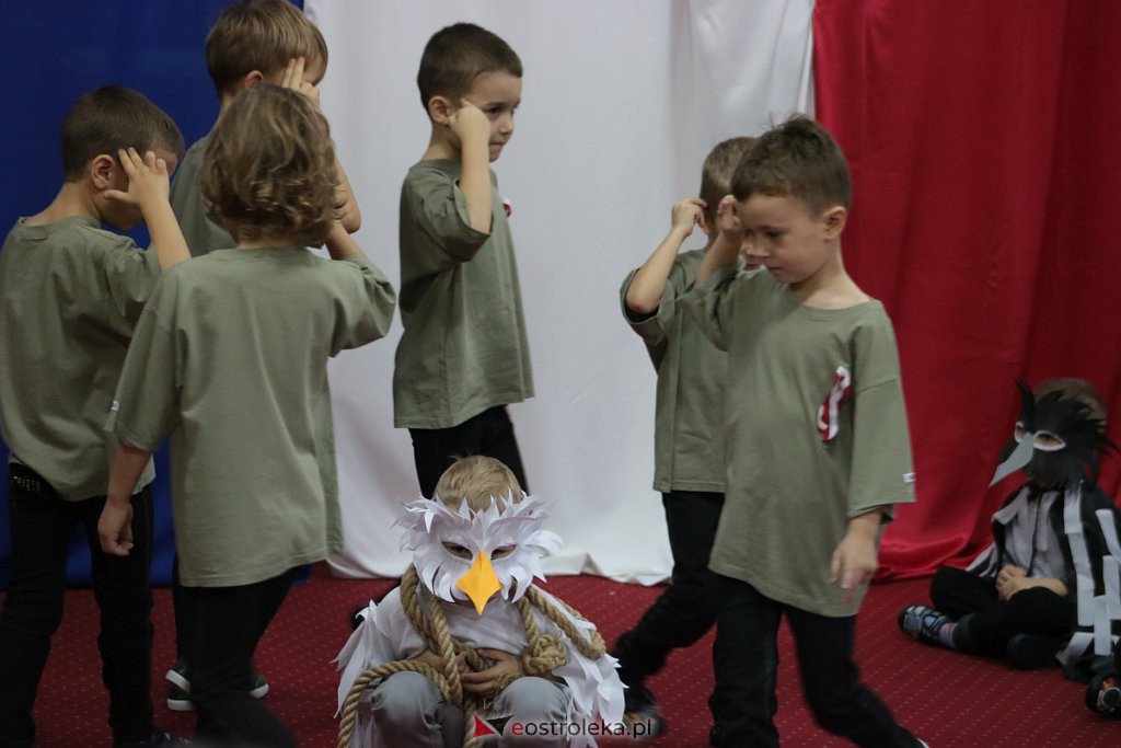 Lekcja historii w wykonaniu przedszkolaków z „Krainy Misiów” [WIDEO, ZDJĘCIA] - zdjęcie #29 - eOstroleka.pl