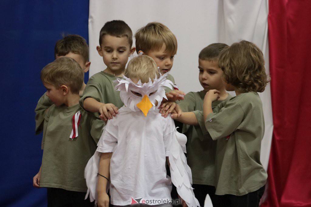 Lekcja historii w wykonaniu przedszkolaków z „Krainy Misiów” [WIDEO, ZDJĘCIA] - zdjęcie #37 - eOstroleka.pl