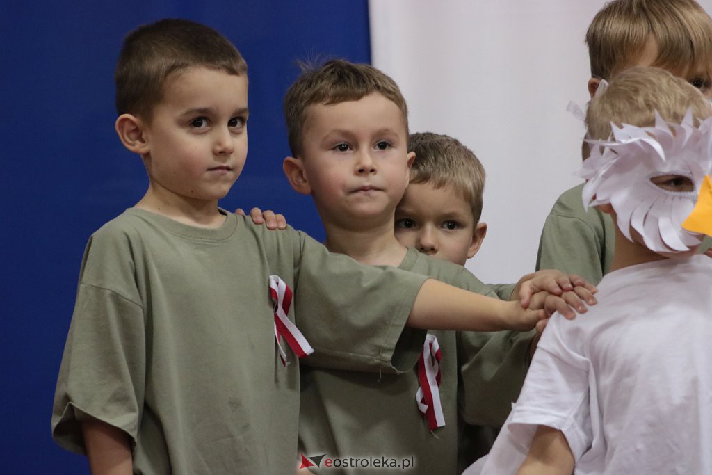 Lekcja historii w wykonaniu przedszkolaków z „Krainy Misiów” [WIDEO, ZDJĘCIA] - zdjęcie #19 - eOstroleka.pl