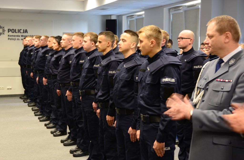Policjanci złożyli ślubowanie [19.11.2019] - zdjęcie #1 - eOstroleka.pl